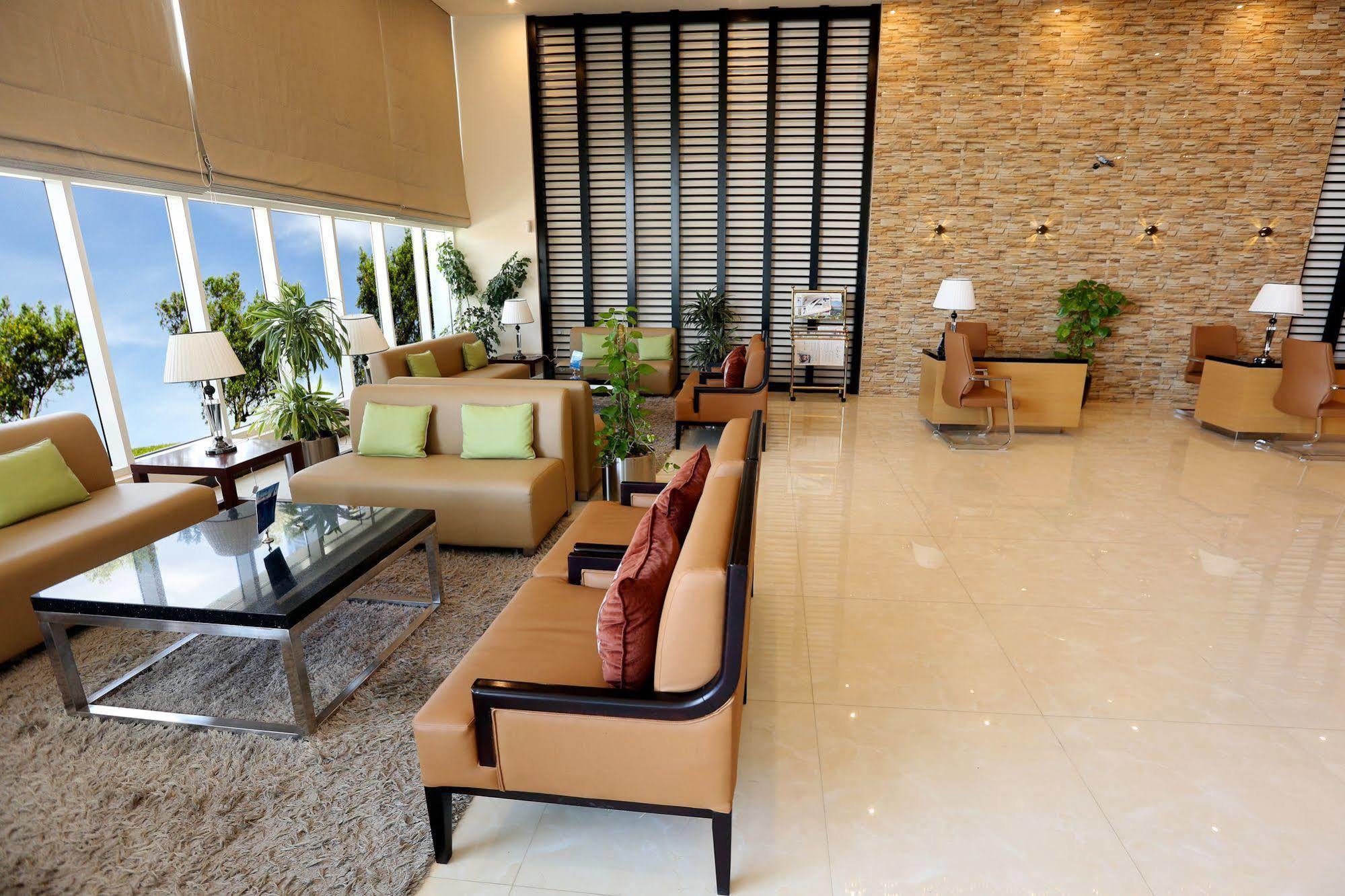 V Hotel Fujairah Exterior photo